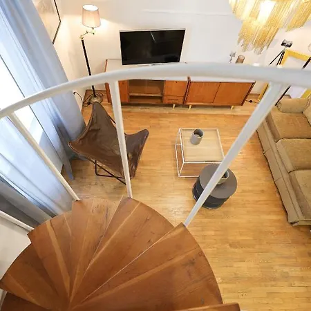 The Big Blue - 3br Loft Apartment *