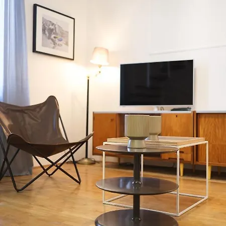The Big Blue - 3br Loft Apartment