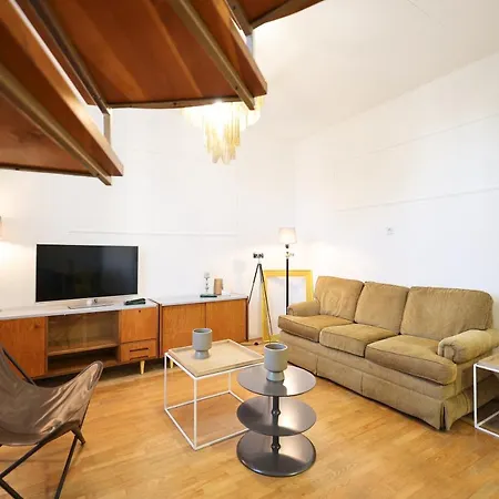 The Big Blue - 3br Loft *